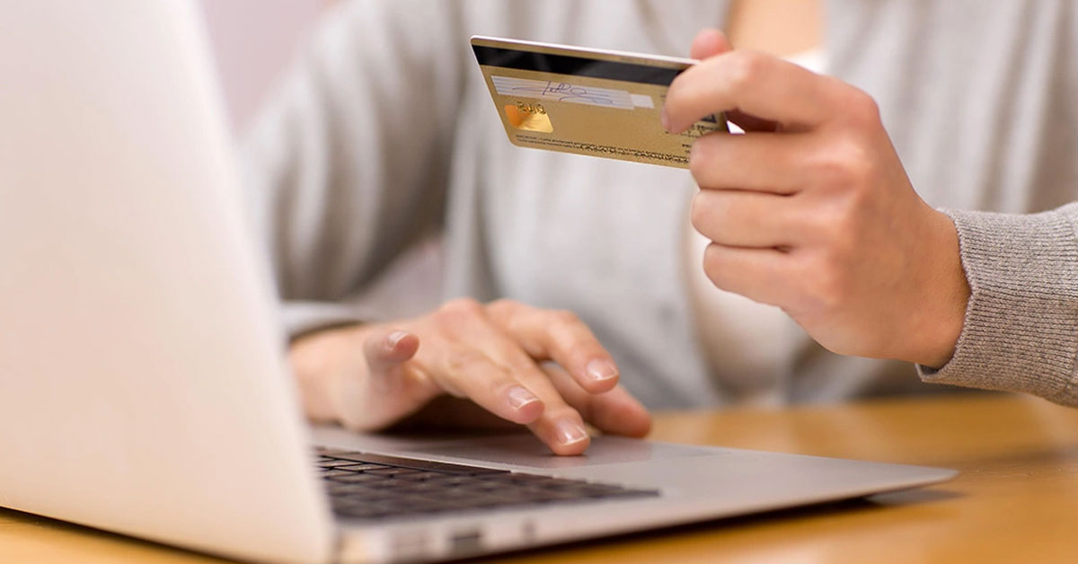 Στάσιμες οι παγκόσμιες online πωλήσεις το 3ο τρίμηνο του 2023