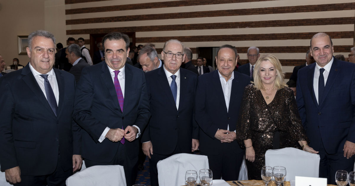 Τη μείωση του κόστους του χρήματος και το άνοιγμα των πιστώσεων για τις επιχειρήσεις αναμένει η επιχειρηματική κοινότητα υπογράμμισε από το Κεντρικό Gala του 32ου MONEY SHOW ο Πρόεδρος του Εμπορικού και Βιομηχανικού Επιμελητηρίου Θεσσαλονίκης και της Κεντρικής Ένωσης Επιμελητηρίων Ελλάδος, Ιωάννης Μασούτης