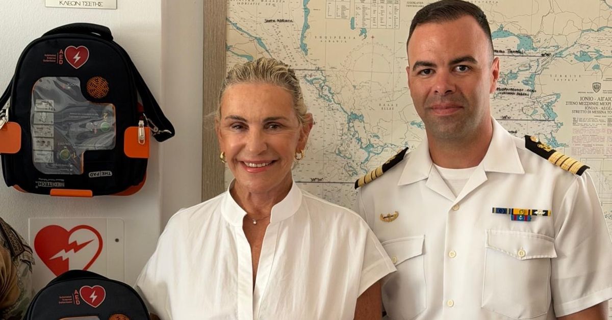 Δωρεά δύο απινιδωτών στο Λιμεναρχείο Μυκόνου, από το Ίδρυμα ΑΜΚΕ ΚΛΕΩΝ ΤΣΕΤΗΣ